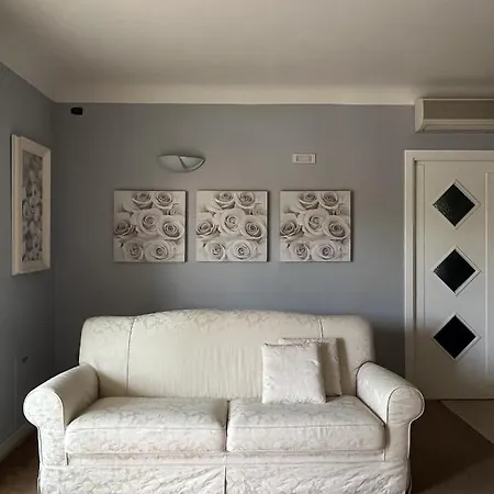 Mathilde's House Apartament *